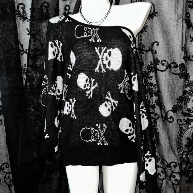 Oversized-fit off-shoulder skull knitwea