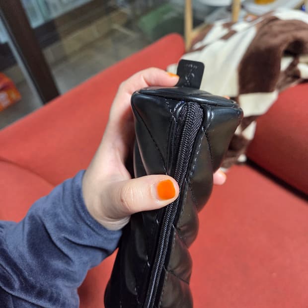 입생로랑 파우치 판매합니다~