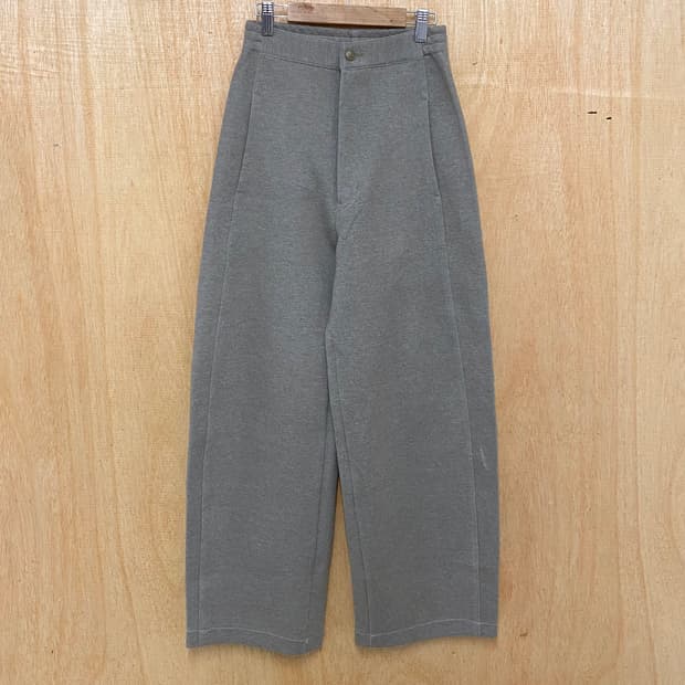 UNIQLO U curved sweat pants 유메르 커브드 스웻팬츠