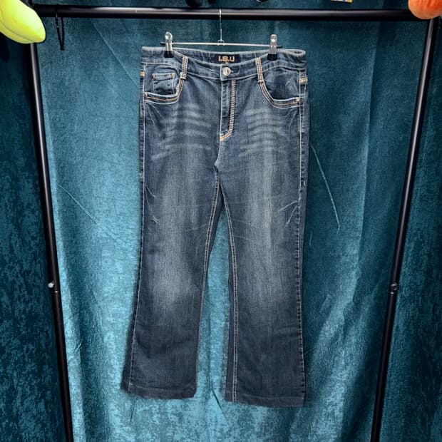 (32) 빈티지 백 자수 디테일 부츠컷 데님 팬츠