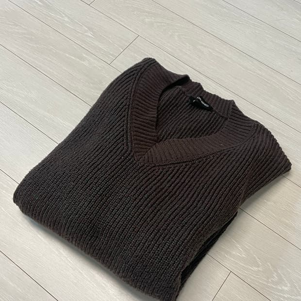 메종미네드 브이넥 니트 브라운