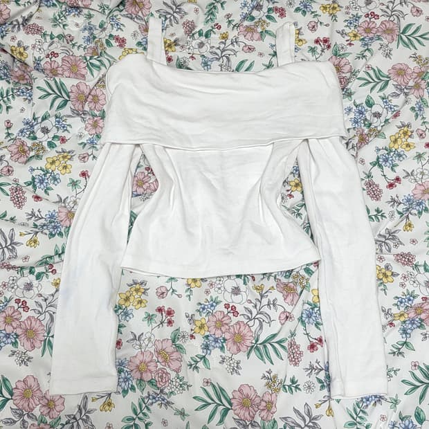 데일리 여리핏 y2k 화이트 오프숄더 크롭 섹시 긴팔 티셔츠