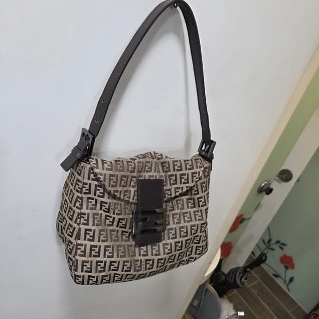 펜디 맘마 바게트 숄더백