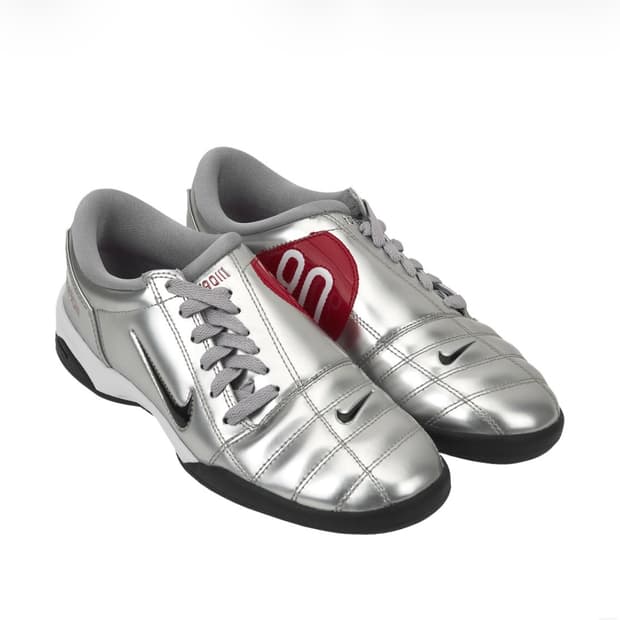 나이키 토탈 90 메탈릭실버 유니버시티 레드 250