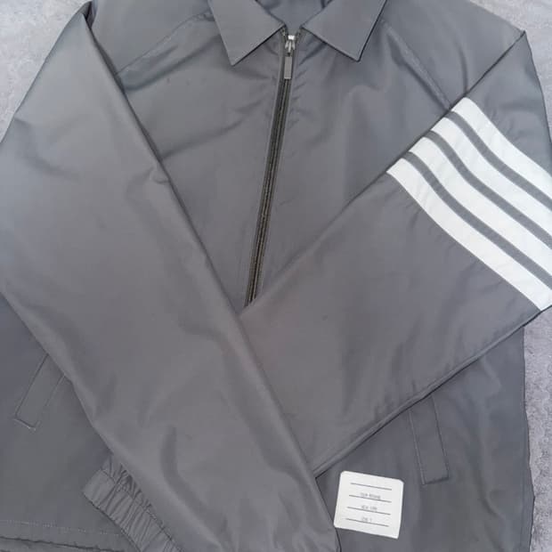 톰브라운 블루종 한정판