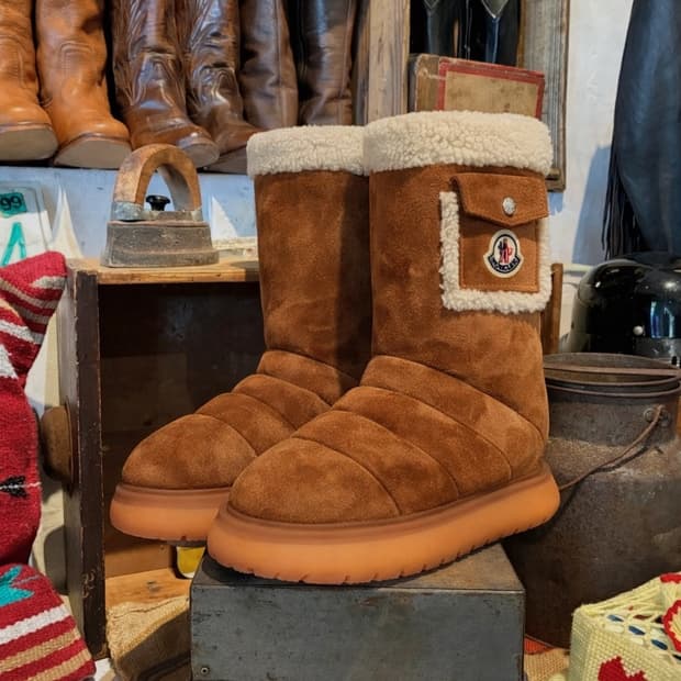 MONCLER 몽클레르 가이아 포켓 미드 부츠