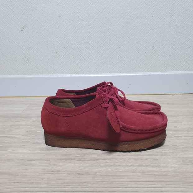 클락스 왈라비 메이플 스웨이드 레드 240