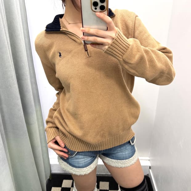 폴로 브라운 반집업 니트