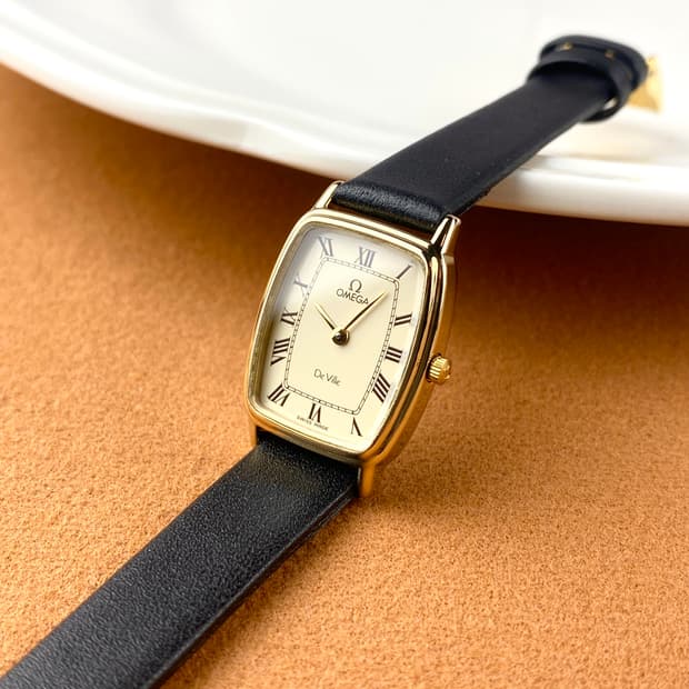 OMEGA Lady De ville gold mini watch