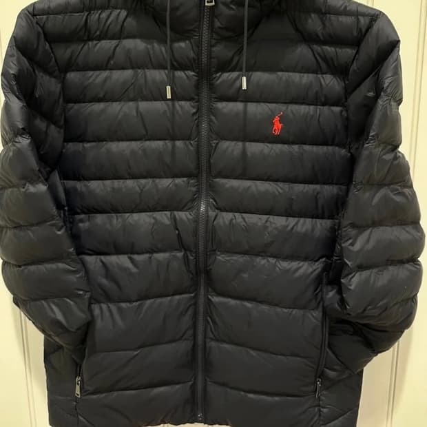 폴로 경량패딩