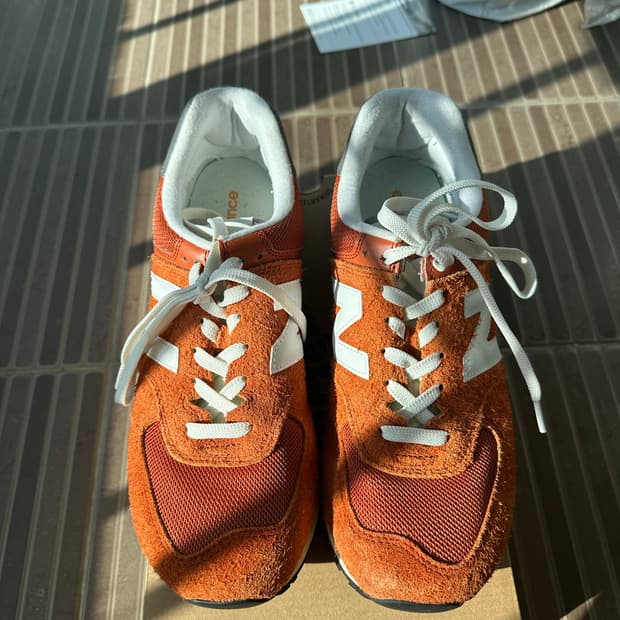 뉴발란스 574 헤리티지 오렌지 버스트 화이트 275 사이즈