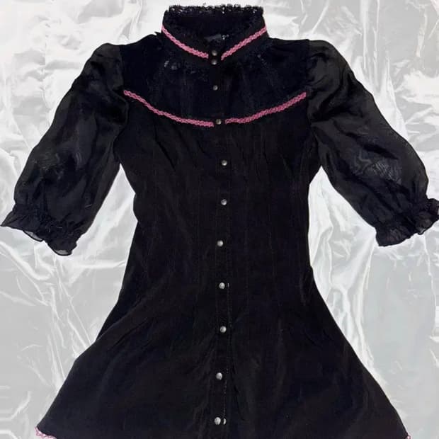 Ozz on 오즈온 로즈코르셋 블라우스