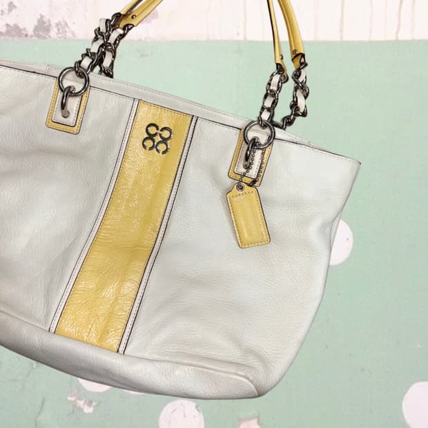 코치 크림& 옐로우 실버금장 토트백
