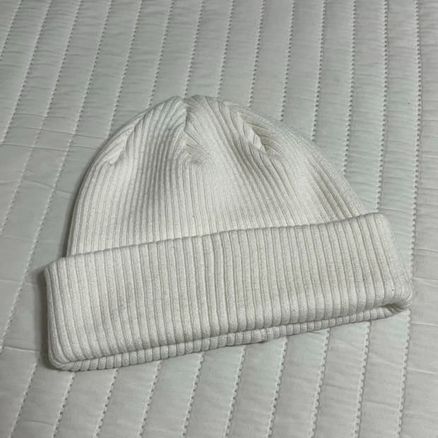 플레어업 니트 비니 오프화이트