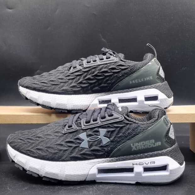 언더아머 호버 메가2 여성운동화 240