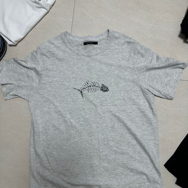 해칭룸 Paisley Bone Fish Tee 1% M.Grey