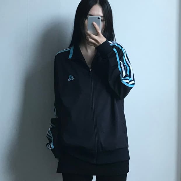 아디다스 자수로고 네이비 사이드라인 트랙 져지