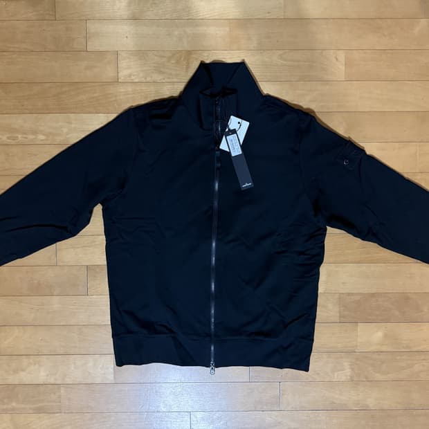 스톤아일랜드 고스트피스 집업 가디건