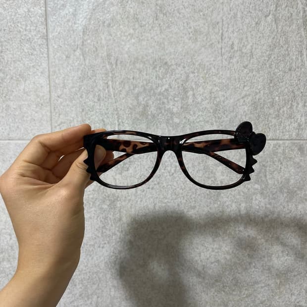 헬로키티 안경