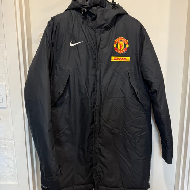 나이키 맨유 DHL 스톰핏 패딩 