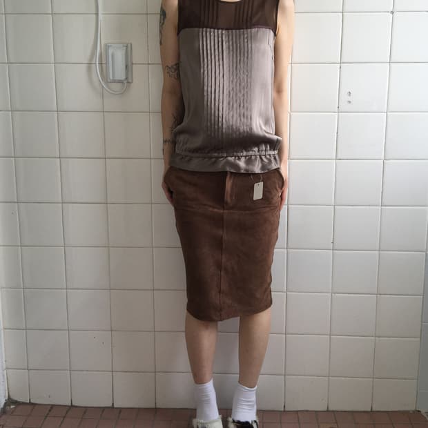 Glossy layered sleeveless