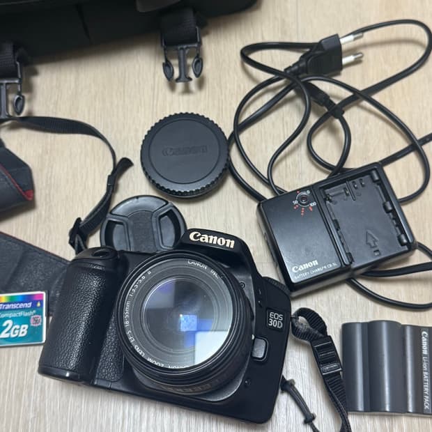 캐논 EOS 30D 카메라 + 18-55mm 렌즈 + 가방 + 배터리 2