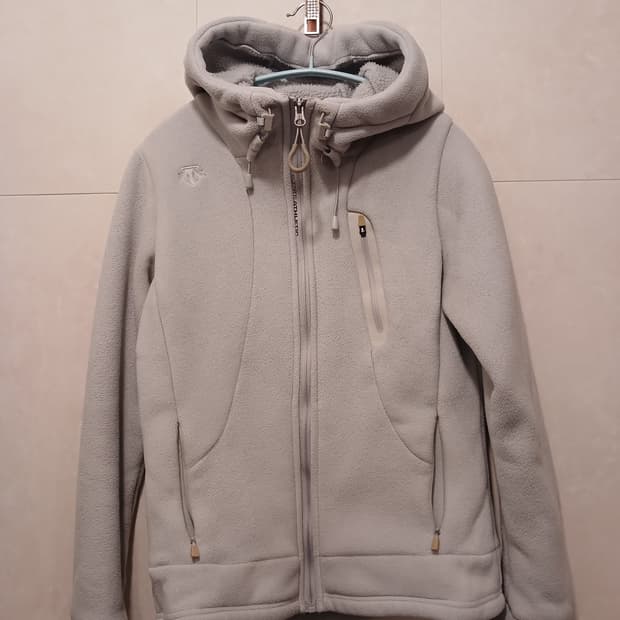 데상트 정품 여성 플리스 후드집업 90 사이즈