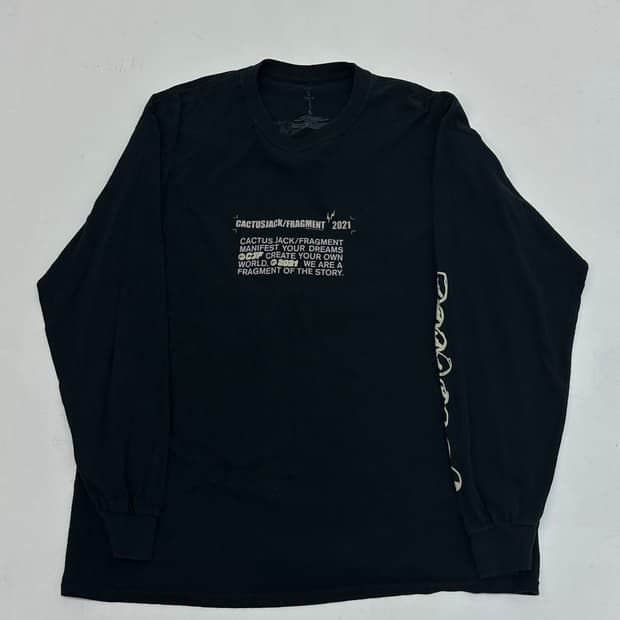 트래비스 스캇 캑터스 잭 포 프라그먼트 로고 L/S 티셔츠 워시드 블랙