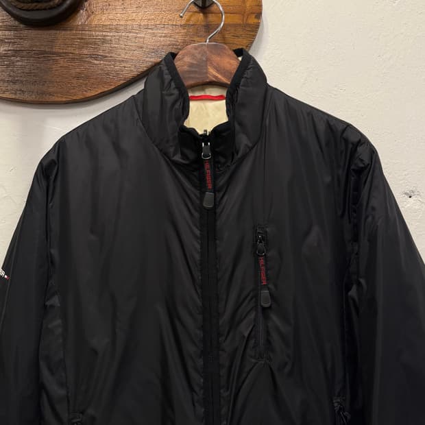 66) TOMMY HILFIGER Reversible Nylon Padd