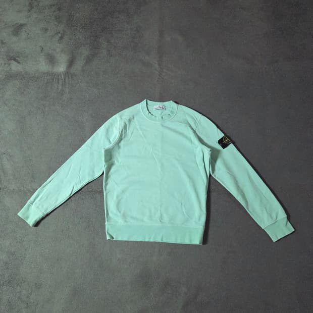 스톤아일랜드 가먼트다이 와펜맨투맨 M 아쿠아민트