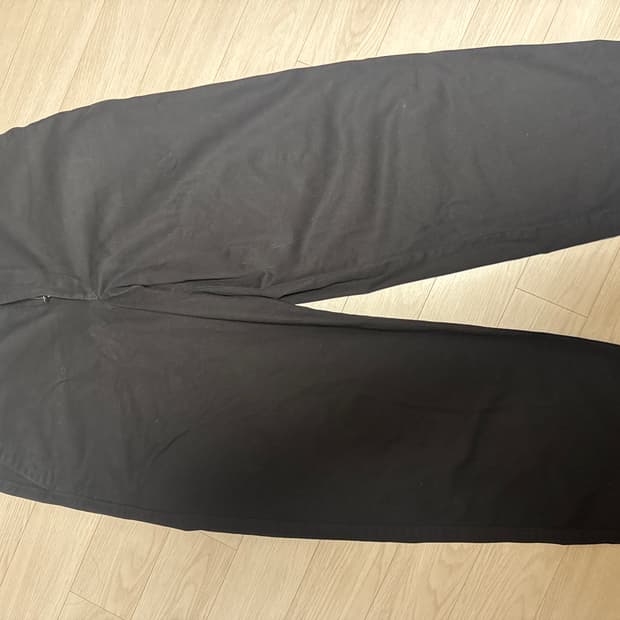 유니클로 와이드핏 치노팬츠 88사이즈