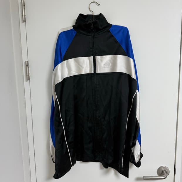 발렌시아가 트랙자켓 