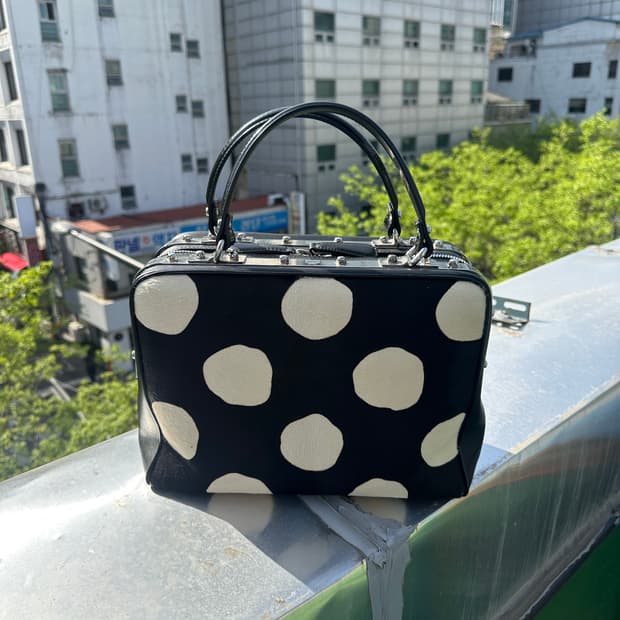 [희귀템]MCM 엠씨엠 송치 도트 핸드백