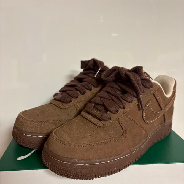 나이키 에어포스1 '07 카카오 와우
