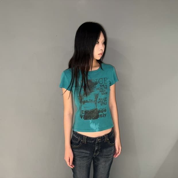 Girl printing & lettering tee