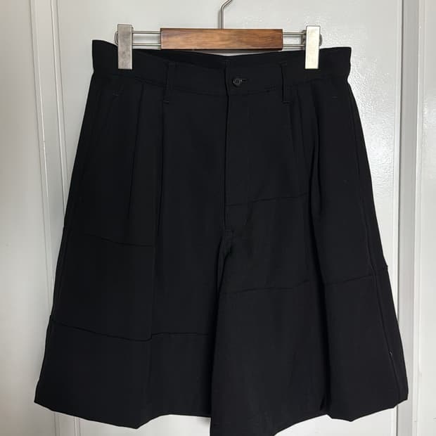 꼼데가르송 24ss LAINE WOOL 쇼츠