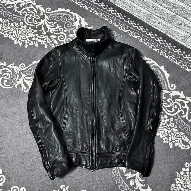 Civilized 스티어하이드 하이넥 레더 자켓