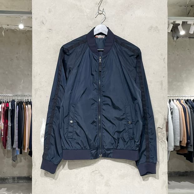 프라다 다크 네이비 슬리브 패널 나일론 자켓