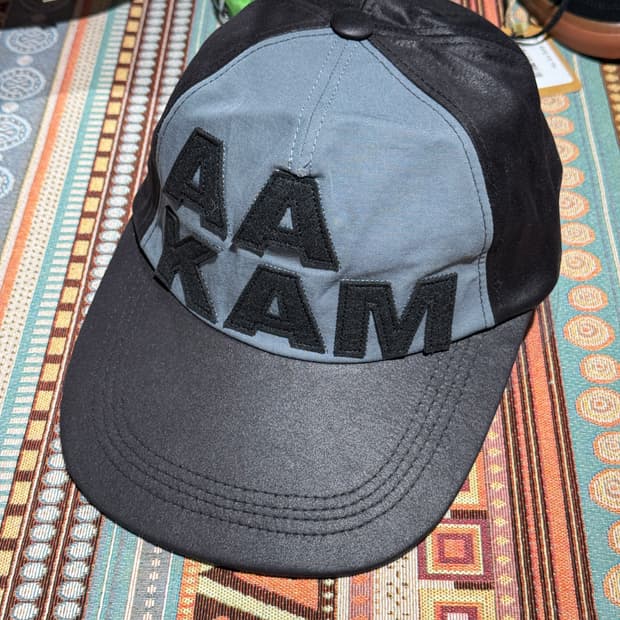 아캄 레더 패치 볼캡 새상품