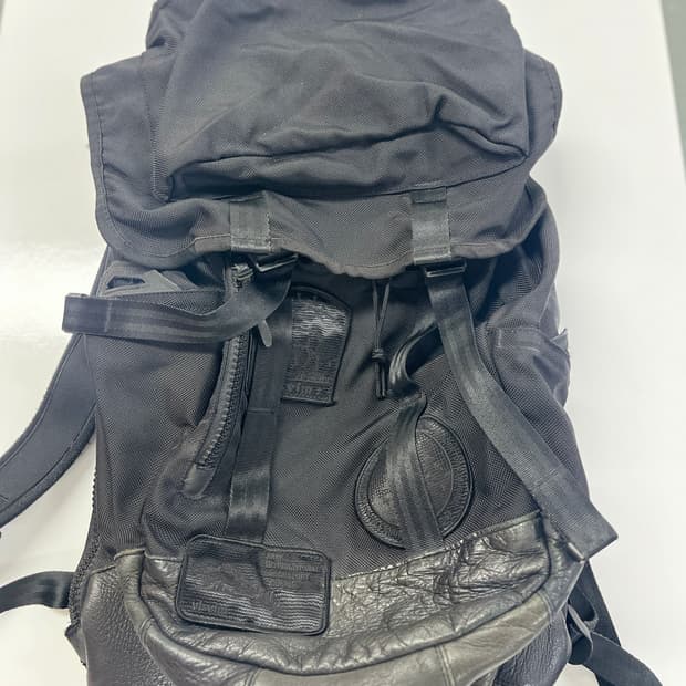 올드 비즈빔 아카이브급 25L 발리스틱 올블랙 패치 백팩