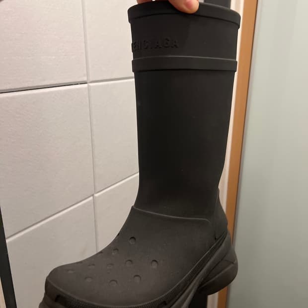 발렌시아가 크록스 부츠 블랙