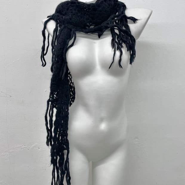 블랙 그런지 크로셰 머플러 