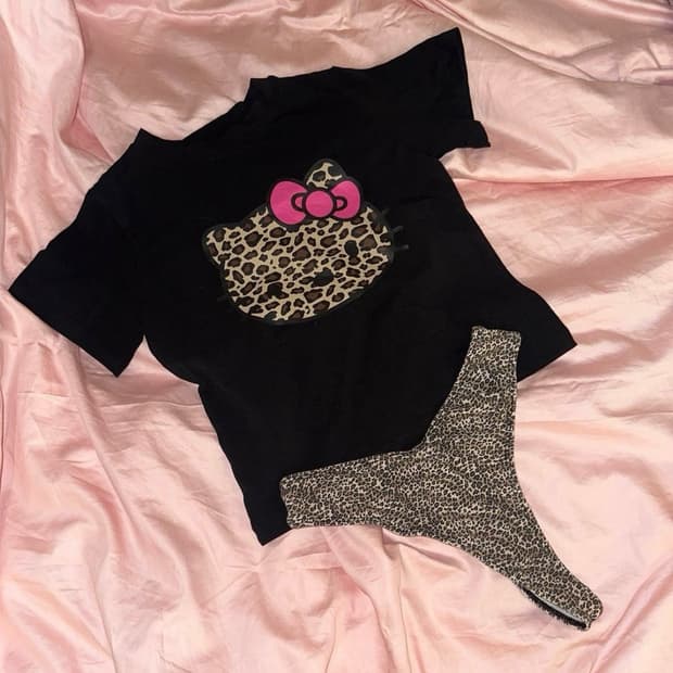 키티 레오파드 스타일 반팔티