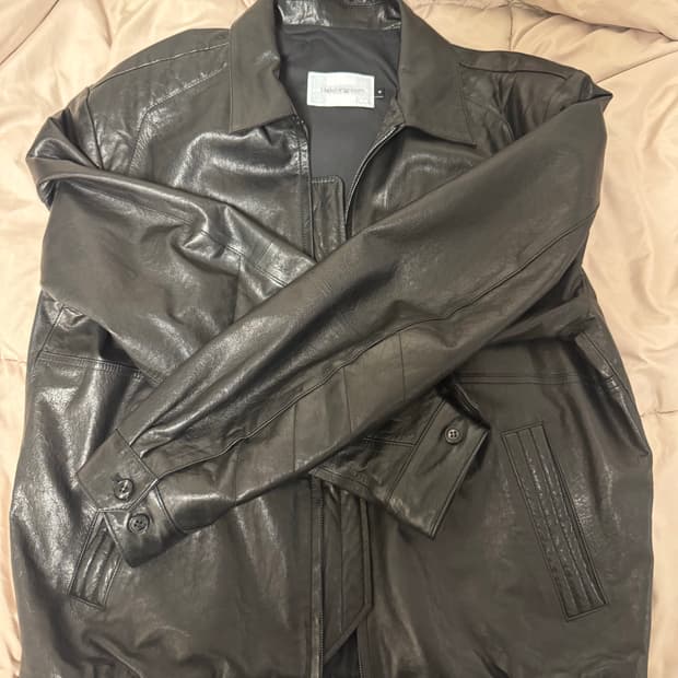 [4]해칭룸 스티치 볼륨 레더자켓 블랙 판매합니다