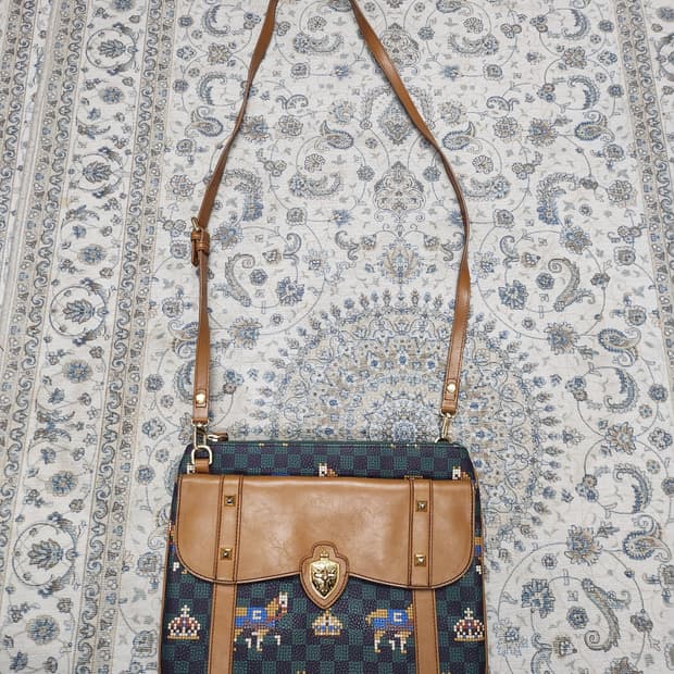 라빠레뜨 패턴 프린팅 크로스백