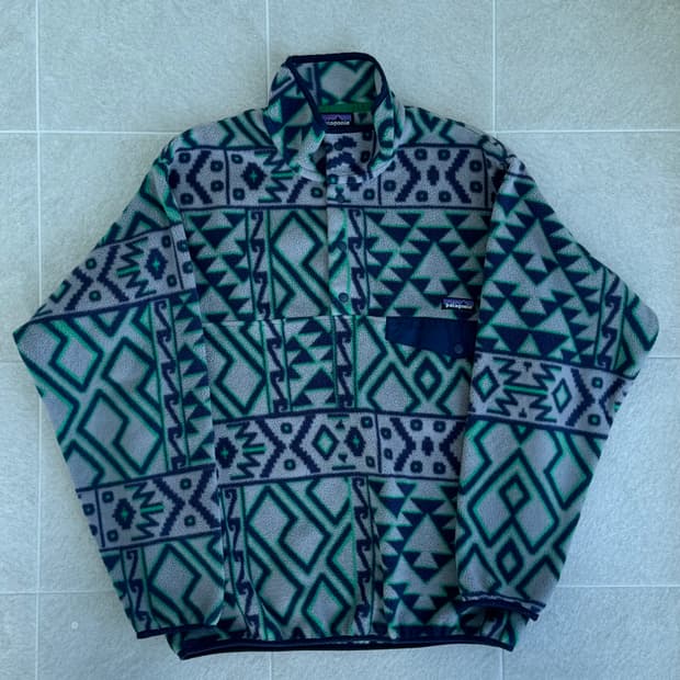 파타고니아 신칠라 아즈텍 그레이 M