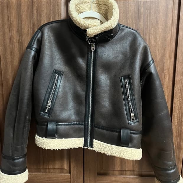 자라 무스탕 브라운