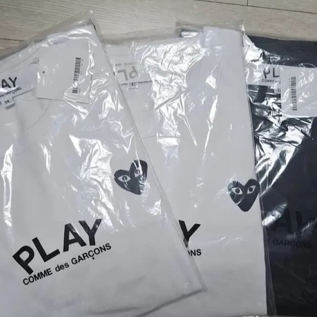 꼼데가르송 PLAY 롱슬리브 화이트 티셔츠