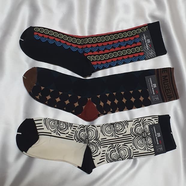 블루 크림 도트CONNISTINE MUSEUM 코니스틴 뮤지엄 양말