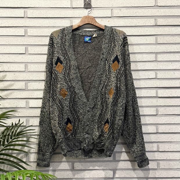 EURO VINTAGE 아가일 보카시 니트 가디건 레더패치 자카드 디테일